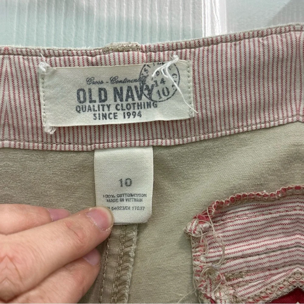 Old Navy Women's Size 10 Chino Khaki Flat Front Shorts - Picture 7 of 14